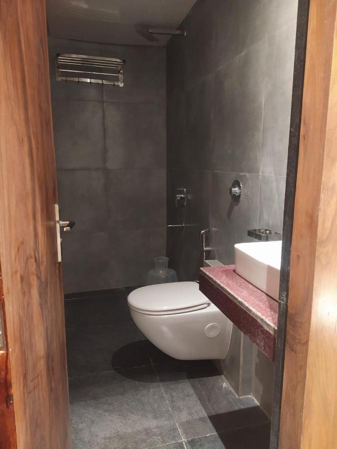 Hotel Adams Inn Near Mumbai Airport Zewnętrze zdjęcie