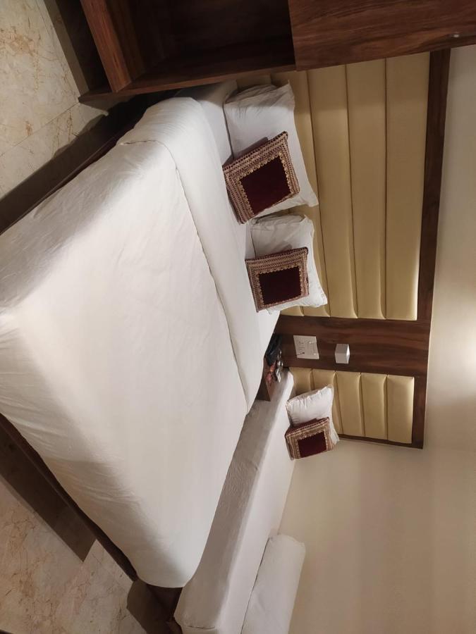 Hotel Adams Inn Near Mumbai Airport Zewnętrze zdjęcie