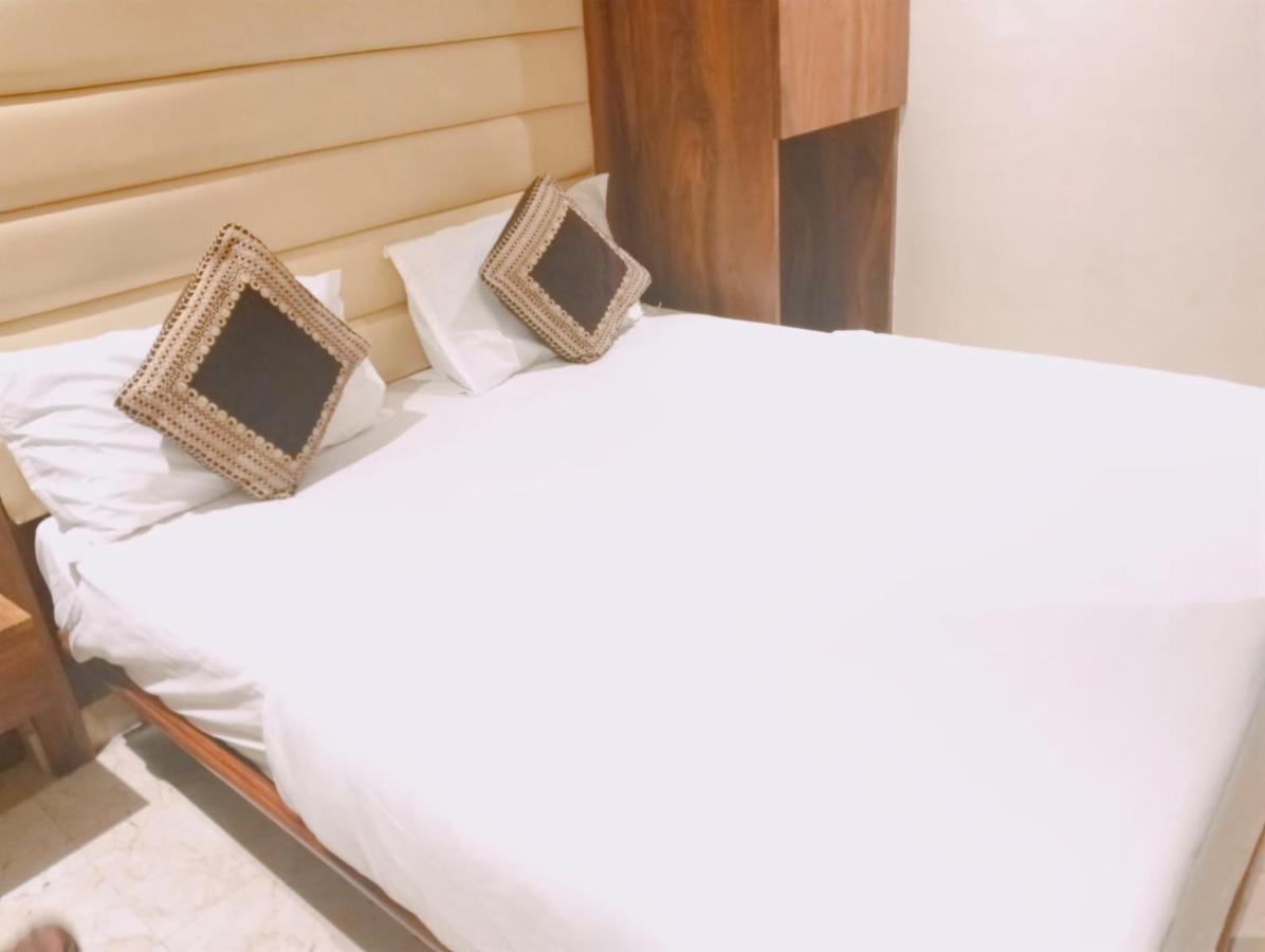 Hotel Adams Inn Near Mumbai Airport Zewnętrze zdjęcie