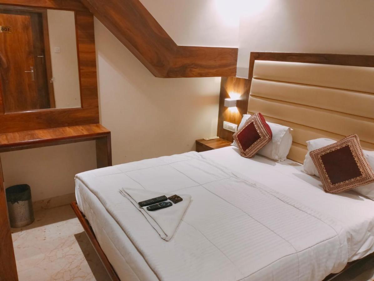 Hotel Adams Inn Near Mumbai Airport Zewnętrze zdjęcie