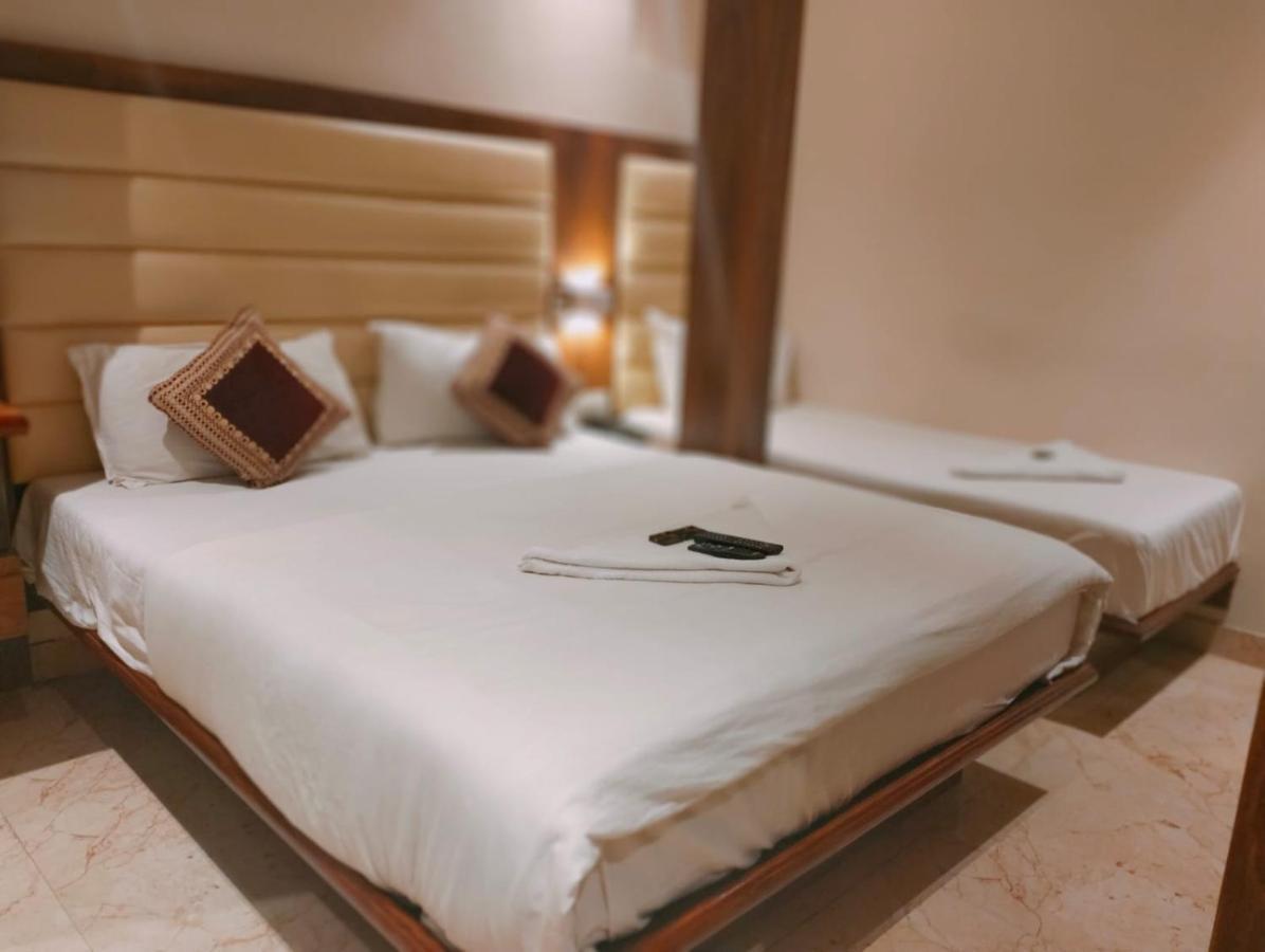 Hotel Adams Inn Near Mumbai Airport Zewnętrze zdjęcie