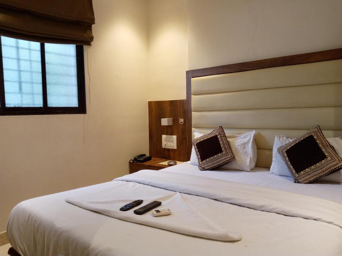 Hotel Adams Inn Near Mumbai Airport Zewnętrze zdjęcie