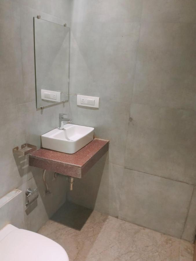 Hotel Adams Inn Near Mumbai Airport Zewnętrze zdjęcie