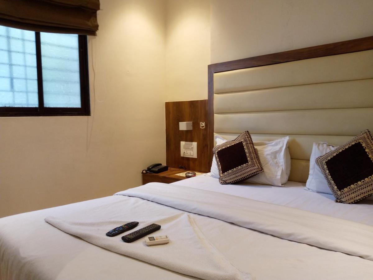Hotel Adams Inn Near Mumbai Airport Zewnętrze zdjęcie